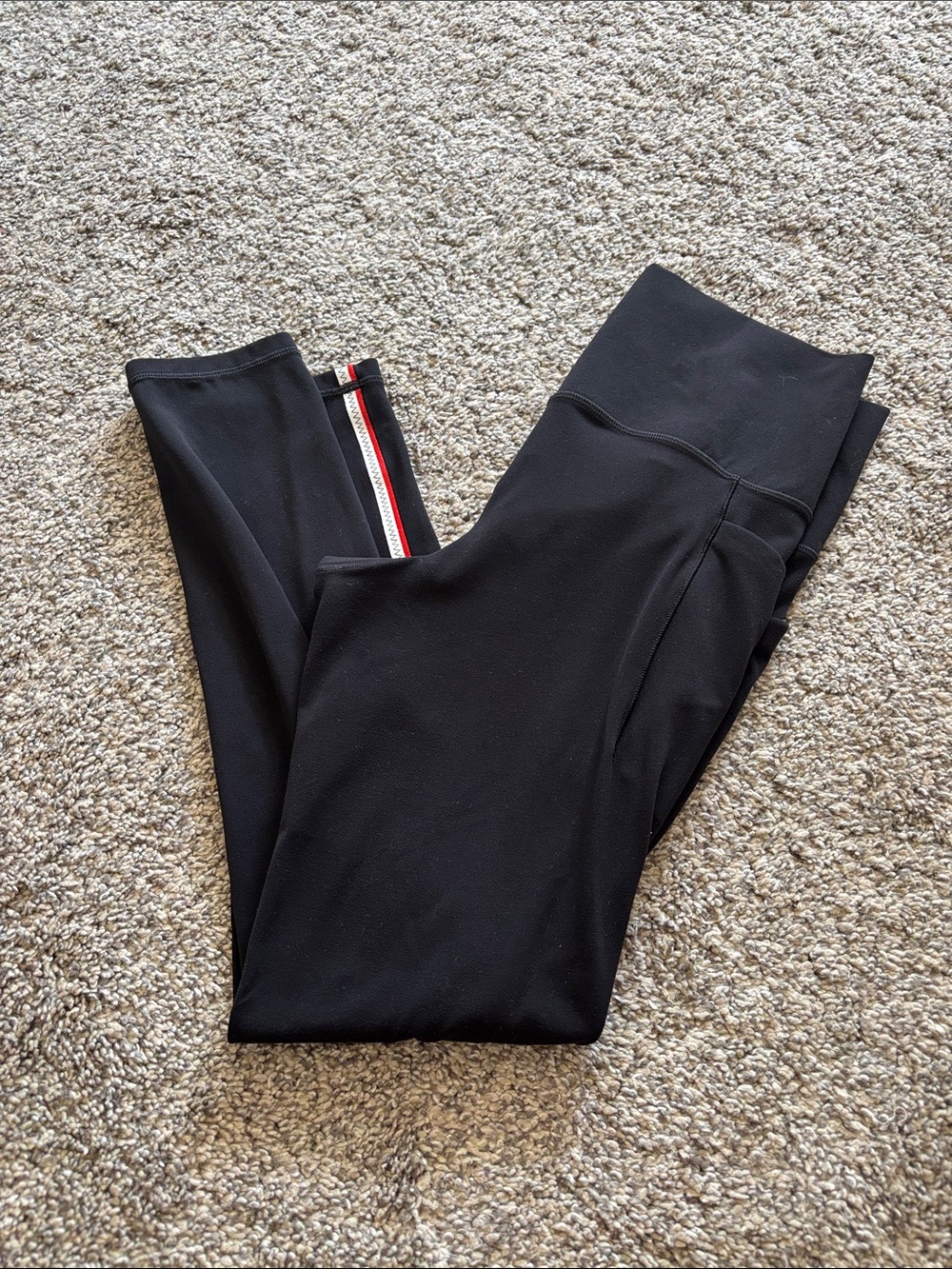 Athleta Salutation Stash Tipped leggings size medium